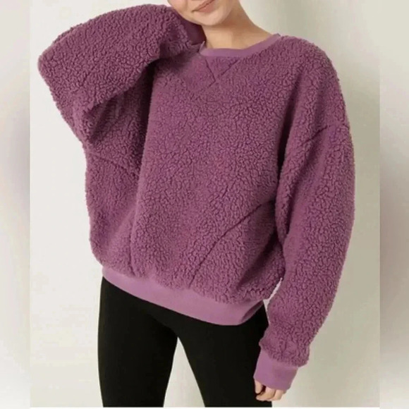 VS Sherpa Crew Sweatshirt - Picture 1 of 13